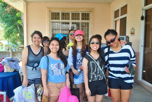 Group photo before heading to the beach. I have no idea what I was looking at.
